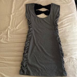 women’s dress w cute lace bows in the back 🎀